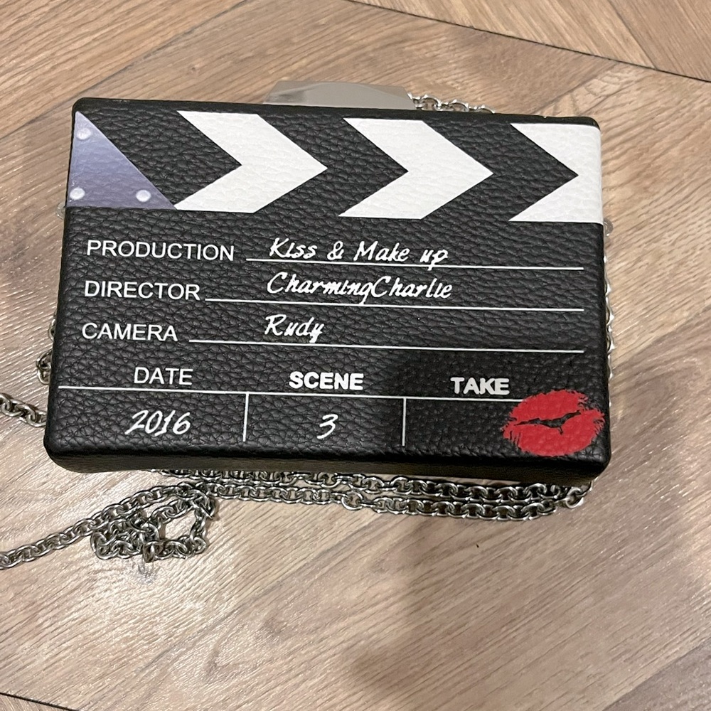 Mini clutch with metal chain
